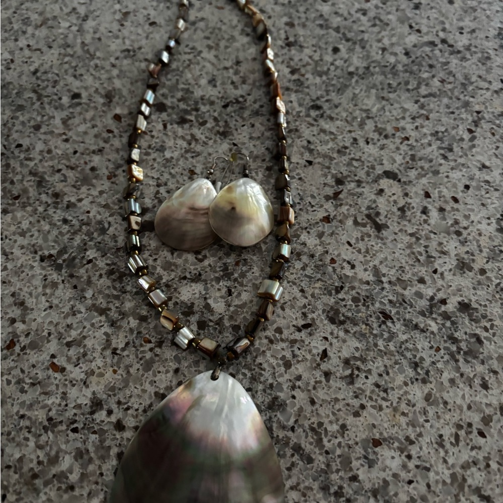 Elegant vintage hand carved Shell Pendant Necklace and Earring Set
